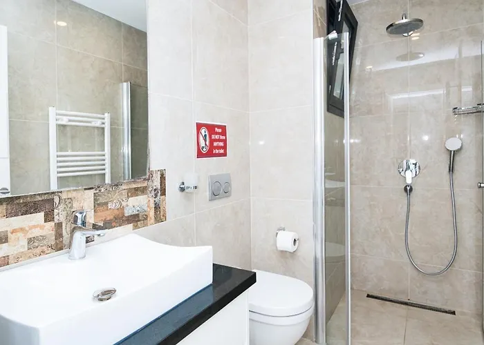 Ξενοδοχείο Maldives Homes 3*